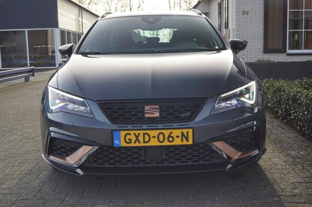 Seat LEON ST R 2.0 TSI 4-Drive (400pk) Downpipe/Schaalstoelen/Brembo/Carbon/Beats