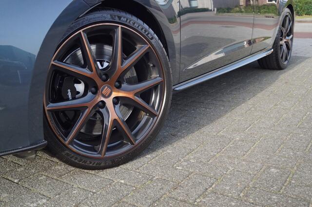 Seat LEON ST R 2.0 TSI 4-Drive (400pk) Downpipe/Schaalstoelen/Brembo/Carbon/Beats