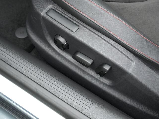 Seat LEON 1.8 TSI 180 pk DSG FR | Panoramadak | Leder/alcantara | Elektr. verstelbare stoel | Virtual Cockpit