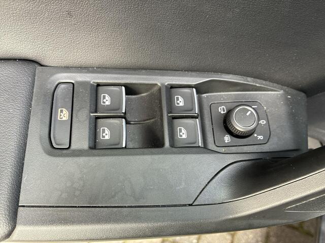 Seat LEON Sportstourer 1.5 TSI 204pk DSG e-Hybrid FR Business · Camera · Apple/Android Car Play · Navigatie · Getint Glas · 18'' Inch · Garantie t/m 06-05-2029 of 100.000km