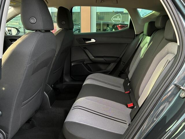 Seat LEON 1.5 TSI | ACC | Navi | Stoel/Stuurverwarming | Apple Carplay | Navi | Parkeersensoren V+A