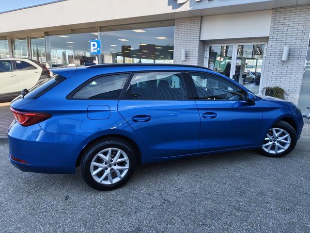 Seat LEON Sportstourer 1.5 eTSI 110 kW Style | Sensoren v/a | Stoel/Stuurverwarming |