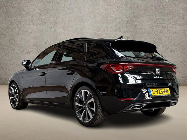 Seat LEON 1.5 eTSI FR Sport 150Pk Automaat (SCHUIFDAK, APPLE CARPLAY, GROOT NAVI, PARKEERSENSOREN, SPORTSTOELEN, LEDER, GETINT GLAS, ADAPTIVE CRUISE, NIEUWSTAAT)