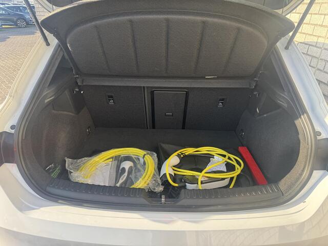 Seat LEON 1.4 TSI eHybrid PHEV FR | Adaptive Cruise Control | Stoelverwarming | Navigatie | DAB+ |