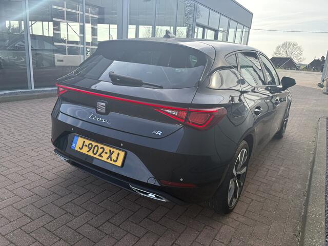 Seat LEON 1.5 TSi 150pk FR Launch Edition CAMERA/KEYLESS/CARPLAY/ADAPT/CRUISE/PDC/18INCH