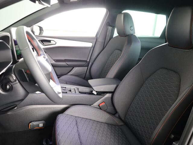 Seat LEON Sportstourer 1.5 TSI e-Hybrid Style Business Intense 204pk | Trekhaak | Safe & Drive | 18 inch velgen | Black Pack |