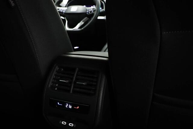 Seat LEON Sportstourer 1.5 eTSI Style Business Intense | LED | DAB | SMARTLINK | CAMERA