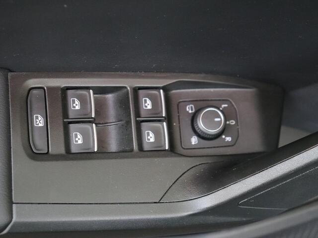 Seat LEON Sportstourer 1.0 eTSI FR Business Intense | Trekhaak | Parkeerassistent | Dodehoek detectie | Navigatie | Adaptieve cruise control | 3-zone airco | Achteruitrijcamera |