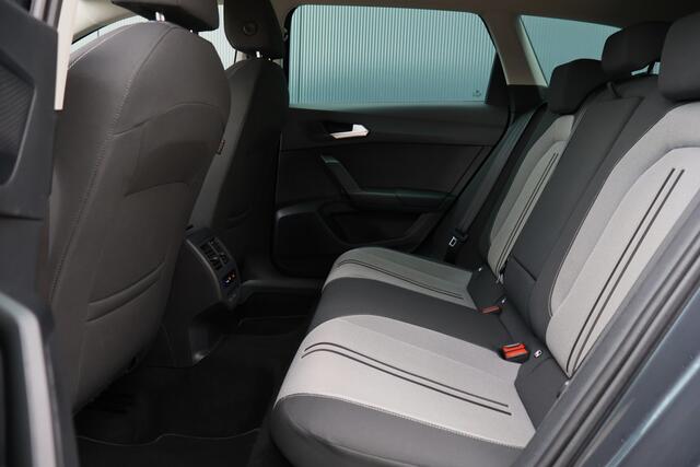 Seat LEON Sportstourer 1.5 TSI Style Launch Edition | Trekhaak wegkl. | Camera | Virtual Cockpit | Adaptieve Cruise Control | Apple Carplay / Android Auto