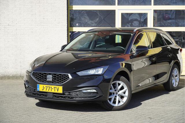 Seat LEON Sportstourer 1.5 TSI Style Launch Edition BJ2020 Lmv 16" | Led V+A | Pdc | Elek. trekhaak | Achteruitrijcamera | App-Connect | Navi | Virtual cockpit | Climate control | Cruise control | Extra getint glas