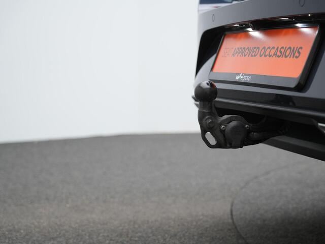 Seat LEON Sportstourer 1.5 TSI 204 pk e-Hybrid FR Business | Trekhaak | Matrix LED | Achteruitrijcamera | Adaptive Cruise | Navigatie