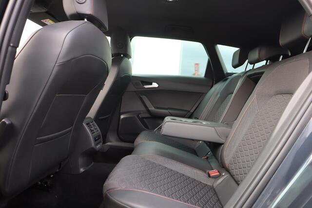 Seat LEON SPORTSTOURER 1.5 eTSI FR BUSINESS INTENSE CARPLAY|ADAPT CRUISE|TREKHAAK|STOEL/STUUR VERW