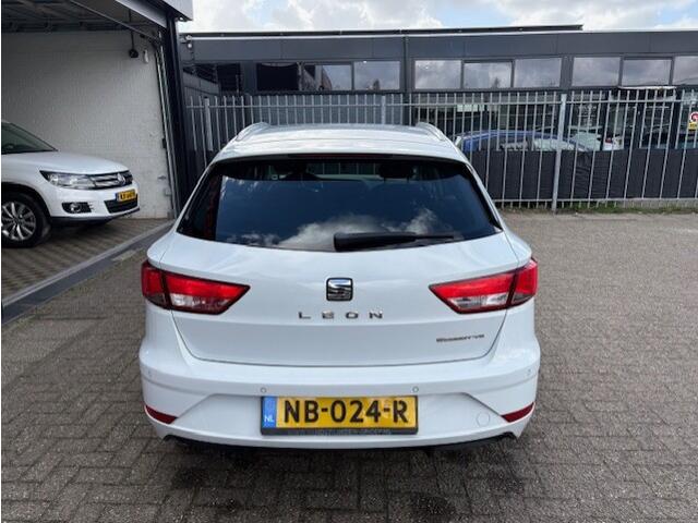 Seat LEON ST 1.0 EcoTSI Style Business Intense IK BEN DE 3 EIGENAAR *DEALERONDERHOUDEN * NIEUWE APK * AUTOMAAT *