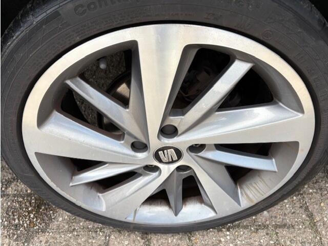 Seat LEON ST 1.0 EcoTSI Style Business Intense IK BEN DE 3 EIGENAAR *DEALERONDERHOUDEN * NIEUWE APK * AUTOMAAT *