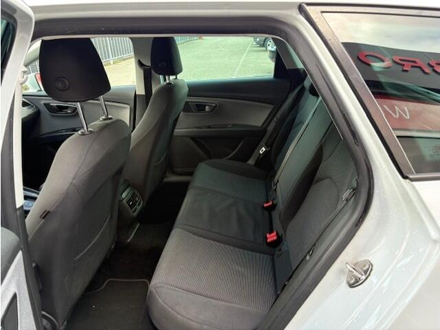 Seat LEON ST 1.0 EcoTSI Style Business Intense IK BEN DE 3 EIGENAAR *DEALERONDERHOUDEN * NIEUWE APK * AUTOMAAT *