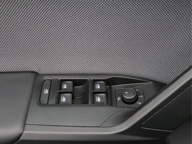 Seat LEON Sportstourer 1.0 TSI Style Business Intense/ lage km!