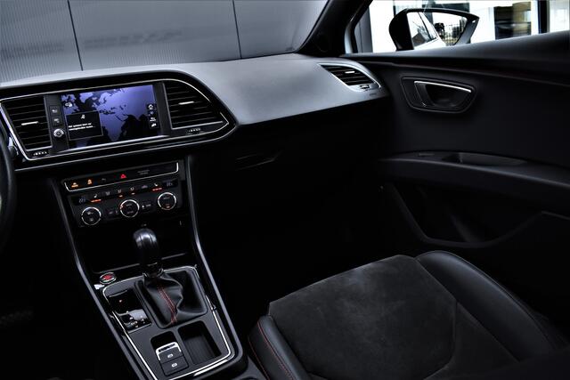 Seat LEON 1.5 TSI FR 150pk DSG Ultimate Edition Black Pano/Virtual/Beats/Carplay/Keyless/360Camera/Pdc/Cruise/Lmv18"