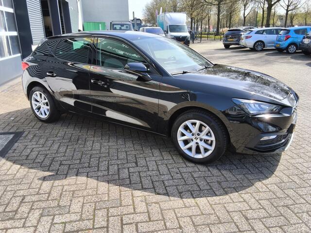 Seat LEON 1.0 TSI Style Business Intense NL Auto. Camera, trekhaak