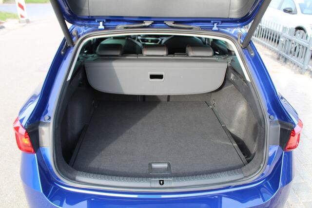 Seat LEON Sportstourer 1.5 eTSI 150Pk Automaat FR Launch Edition