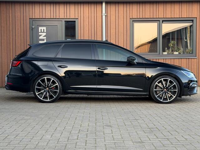 Seat LEON 2.0 TSI CUPRA 300 Performance 4Drive Brembo Virtual Pano Schalen