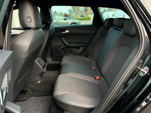 Seat LEON 1.5 eTSI FR Business Intense 150 PK Automaat I Camera I Adaptive Cruise I LED I Stoel/stuurverw