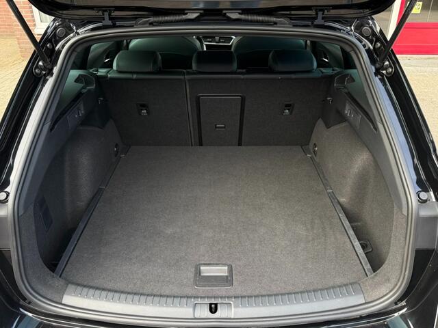 Seat LEON 1.5 eTSI FR Business Intense 150 PK Automaat I Camera I Adaptive Cruise I LED I Stoel/stuurverw