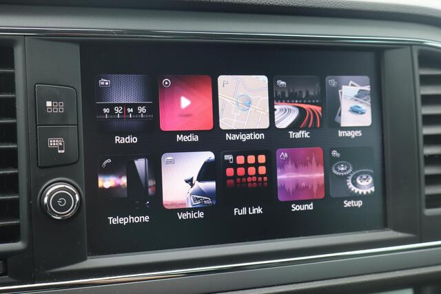 Seat LEON 1.4 EcoTSI Xcellence | CarPlay | Navigatie | Camera | Cruise control | Clima