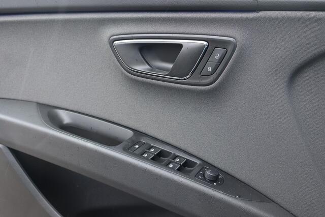 Seat LEON 1.4 EcoTSI Xcellence | CarPlay | Navigatie | Camera | Cruise control | Clima