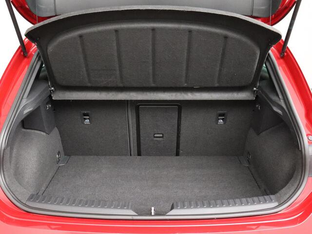 Seat LEON 1.5 eTSI FR Launch Edition | Beats Audio | Adaptief Cruise Control | Achteruitrijcamera!