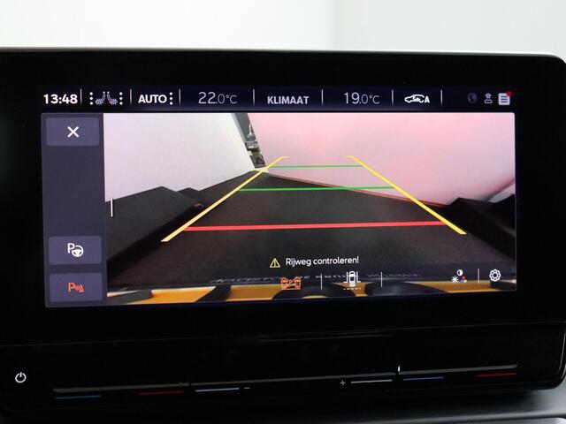 Seat LEON 1.5 eTSI FR Launch Edition | Beats Audio | Adaptief Cruise Control | Achteruitrijcamera!