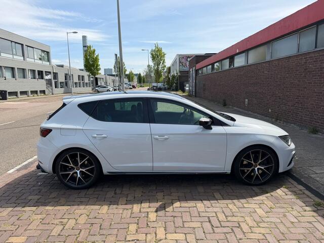 Seat LEON 2.0 TSI CUPRA Ultimate Edition 290PK KANON SCHUIFDAK,20INCH,CAMERA,NAVI,CRUISE,VIRTUAL