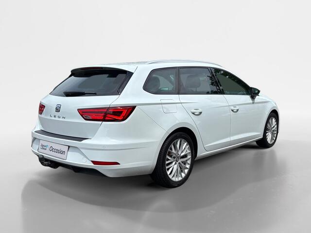 Seat LEON ST 1.0 EcoTSI Style Business Intense | Climate | Cruise | Camera | Trekhaak | LM Velgen |