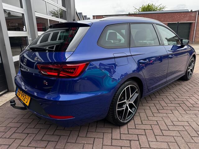 Seat LEON ST 1.4 ECOTSI 150PK FR AUT. / TREKHAAK / CARPLAY / CAMERA / NAVI!