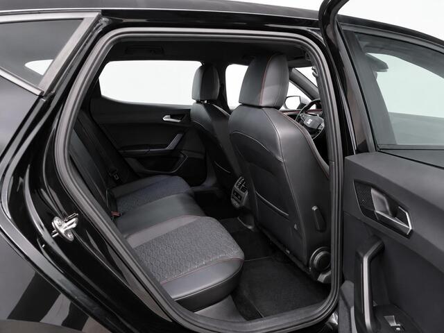 Seat LEON 1.0 eTSI FR Business Intense Matrix LED Adaptive Cruise Park Assist Virtual Cockpit 10" navigatie 18" Velgen Side Assist/uitparkeerhulp