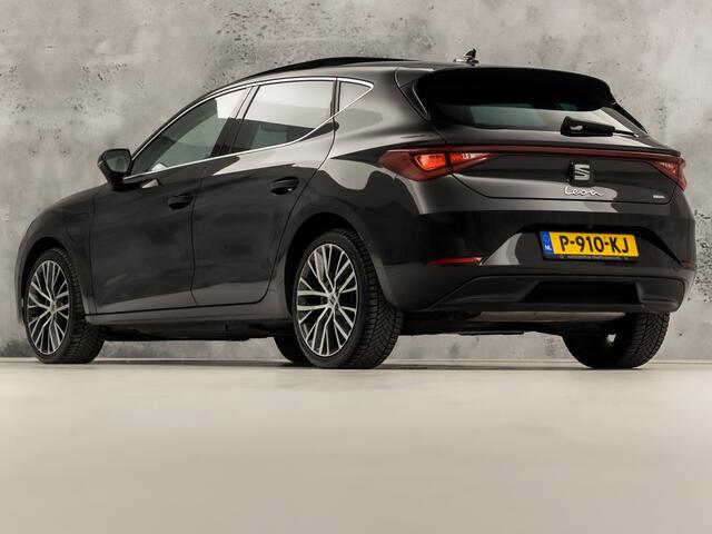 Seat LEON 1.4 TSI eHybrid PHEV Xcellence Sport 204Pk Automaat (PANORAMADAK, APPLE CARPLAY, GROOT NAVI, CAMERA, STUUR/STOELVERWARMING, SPORTSTOELEN, GETINT GLAS, SFEERVERLICHTING, NIEUWSTAAT)