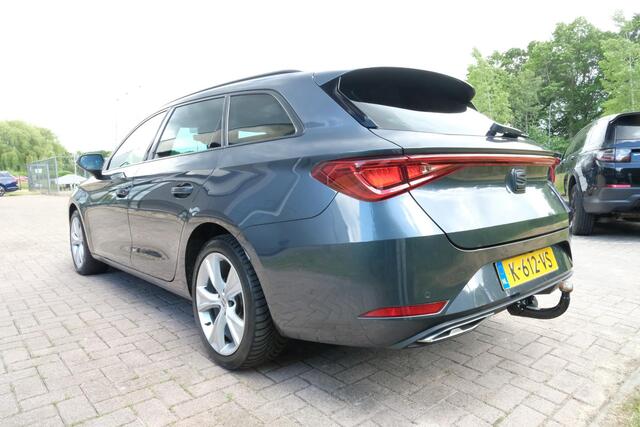 Seat LEON Sportstourer 1.4 TSI eHybrid PHEV FR 205 PK | Afneembare trekhaak | Elektrische klep | Stuur - en stoelverwarming | Camera | CarPlay | Keyless entry | LED | LMV