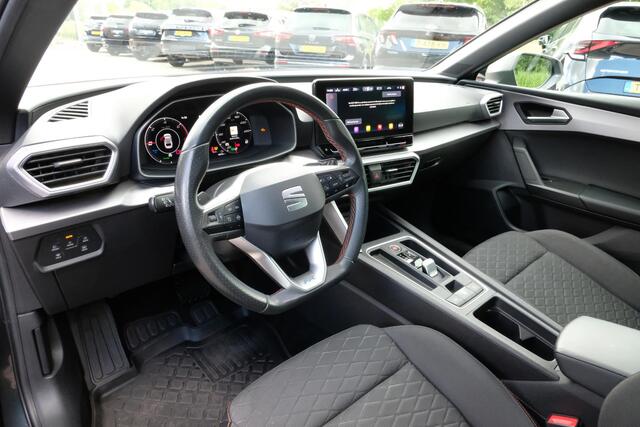 Seat LEON Sportstourer 1.4 TSI eHybrid PHEV FR 205 PK | Afneembare trekhaak | Elektrische klep | Stuur - en stoelverwarming | Camera | CarPlay | Keyless entry | LED | LMV
