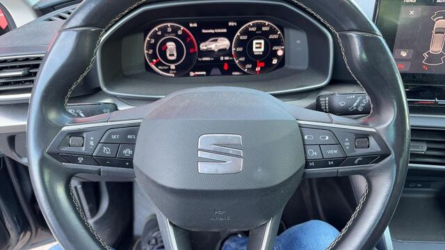 Seat LEON Sportstourer 1.0 TSI Style Launch Edition TREKHAAK / CAMERA / FULL LED / CARPLAY / CLIMA / PDC / ACC / DAB+ / NL-AUTO