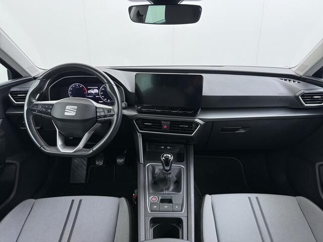 Seat LEON Sportstourer 1.5TSI 131PK Adap.Cruise Trekhaak 3-Zone Ecc Camera Navi Apple Carplay Android Auto Pdc Style Business Intense Lmv Led Bluetooth Keyless Isofix 1.400KG Trekgewicht Rijstrooksensor 1e Eigenaar Dealeronderhouden Origineel Nederlandse Auto