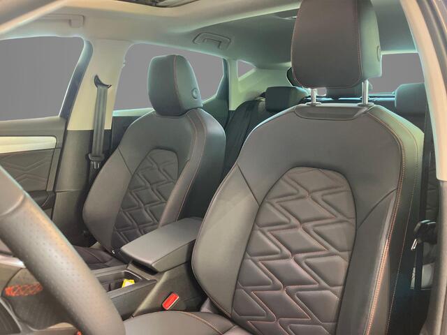 Seat LEON 1.4TSIeHybrid 150kW/204PK PHEV FR DSG · Panoramadak · Leder · Apple/Android Car Play · Camera ·