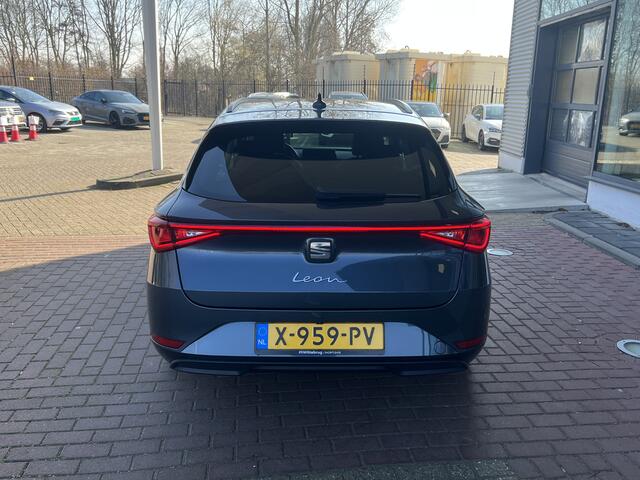 Seat LEON Sportstourer 1.0 eTSI Style Business Intense