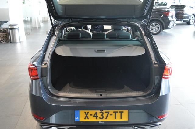 Seat LEON Sportstourer 1.0 eTSI FR navi pano leer camera cruise 18 inch !!
