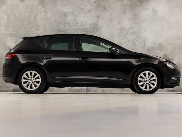 Seat LEON 1.0 EcoTSI Intense Sport (APPLE CARPLAY, NAVIGATIE, CLIMATE, GETINT GLAS, PARKEERSENSOREN, SPORTSTOELEN, KEYLESS, LM VELGEN, NIEUWSTAAT)
