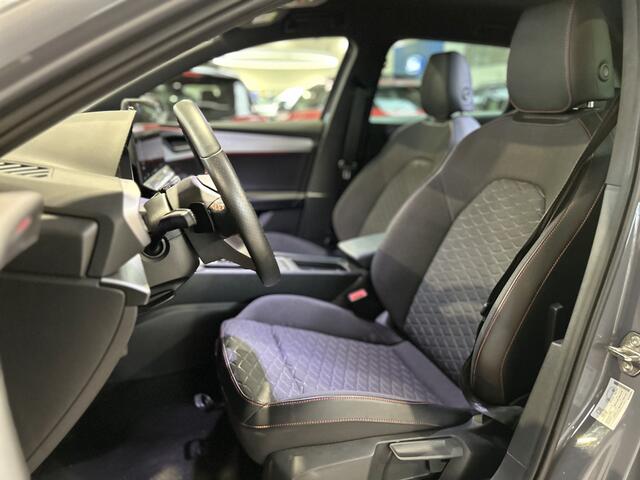 Seat LEON Sportstourer 1.5 TSI e-Hybrid 204pk FR Business | Trekhaak | Stoel- en stuurwiel verwarming | Adapt. Cruise | Camera | 1/2 leer | Fabrieksgarantie t/m 05-2029 |