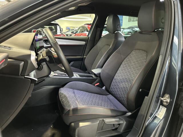 Seat LEON Sportstourer 1.5 TSI e-Hybrid 204pk FR Business | Trekhaak | Stoel- en stuurwiel verwarming | Adapt. Cruise | Camera | 1/2 leer | Fabrieksgarantie t/m 05-2029 |