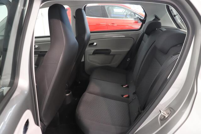 Seat MII 1.0 Style Intense | Airco | Parkeersensor | Trekhaak | Stoelverwarming | Bluetooth | Cruise control |