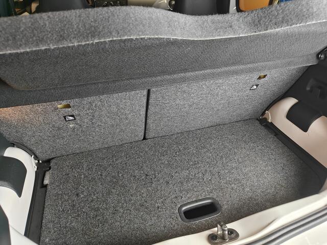 Seat MII 1.0 Sport Connect 16 inch LMV | getinte ramen pdc | bluetooth