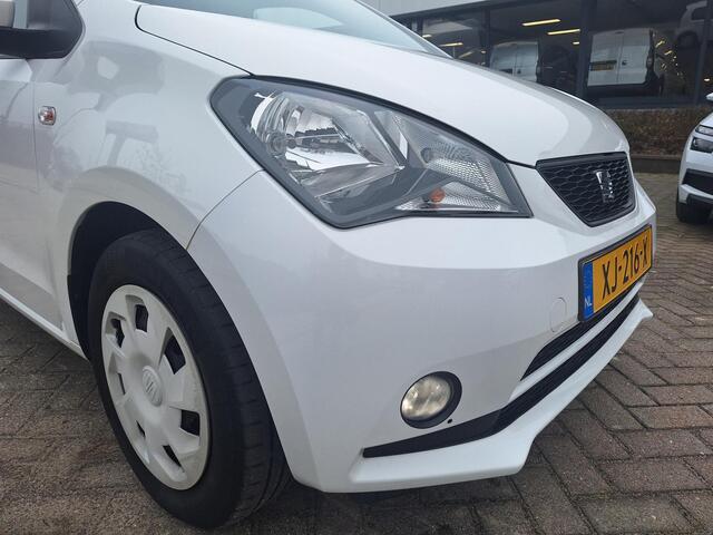 Seat MII 1.0 Style Intense Airco / Parkeersensoren / Cruise / Bluetooth / Navigatie by App HAL