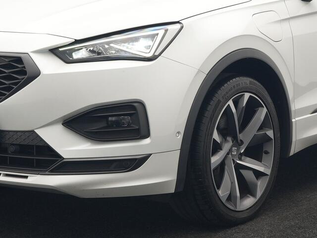 Seat Tarraco 1.4 TSI e-Hybrid FR PHEV 245pk Dealer O.H. | Trekhaak Af Fabriek | Adaptive Cruise | 360 Camera | Sportstoelen Memory & Verwarmd | Stuur Verwarmd | Keyless | Blis | 20"L.M | Apple Carplay | Navigatie | DAB | Plug In Hybrid |