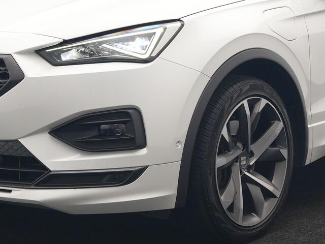 Seat Tarraco 1.4 TSI e-Hybrid FR PHEV 245pk Dealer O.H | Trekhaak Af Fabriek | Panodak | 360 Camera | Adaptive Cruise | Sportstoelen Memory & Verwarmd | BLIS | Apple Carplay | Travel Assist | Keyless | Navigatie | Virtual | DAB | 20" L.M | Plug In Hybrid |